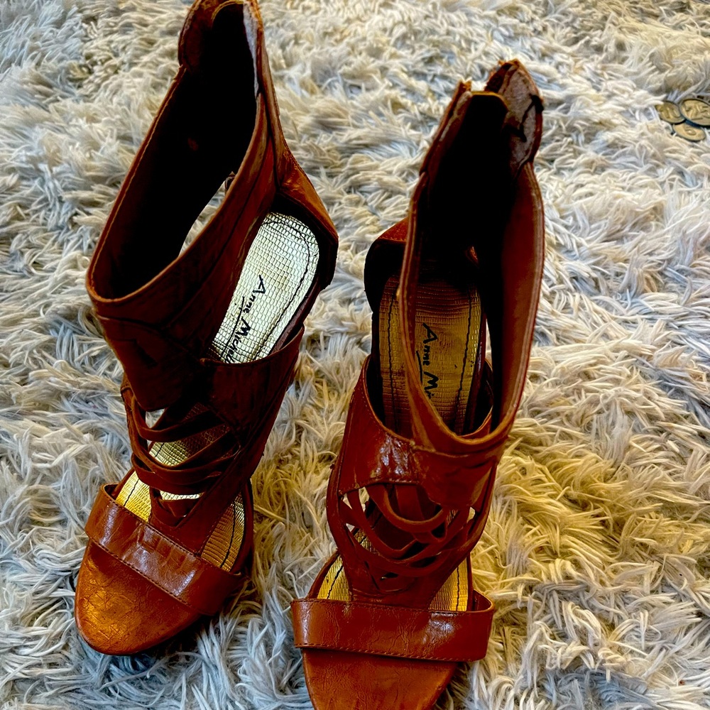 Sandle heels